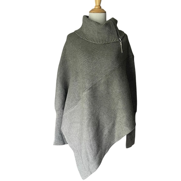 NWT White House Black Market Gray Poncho/Sweater - Picture 1 of 6